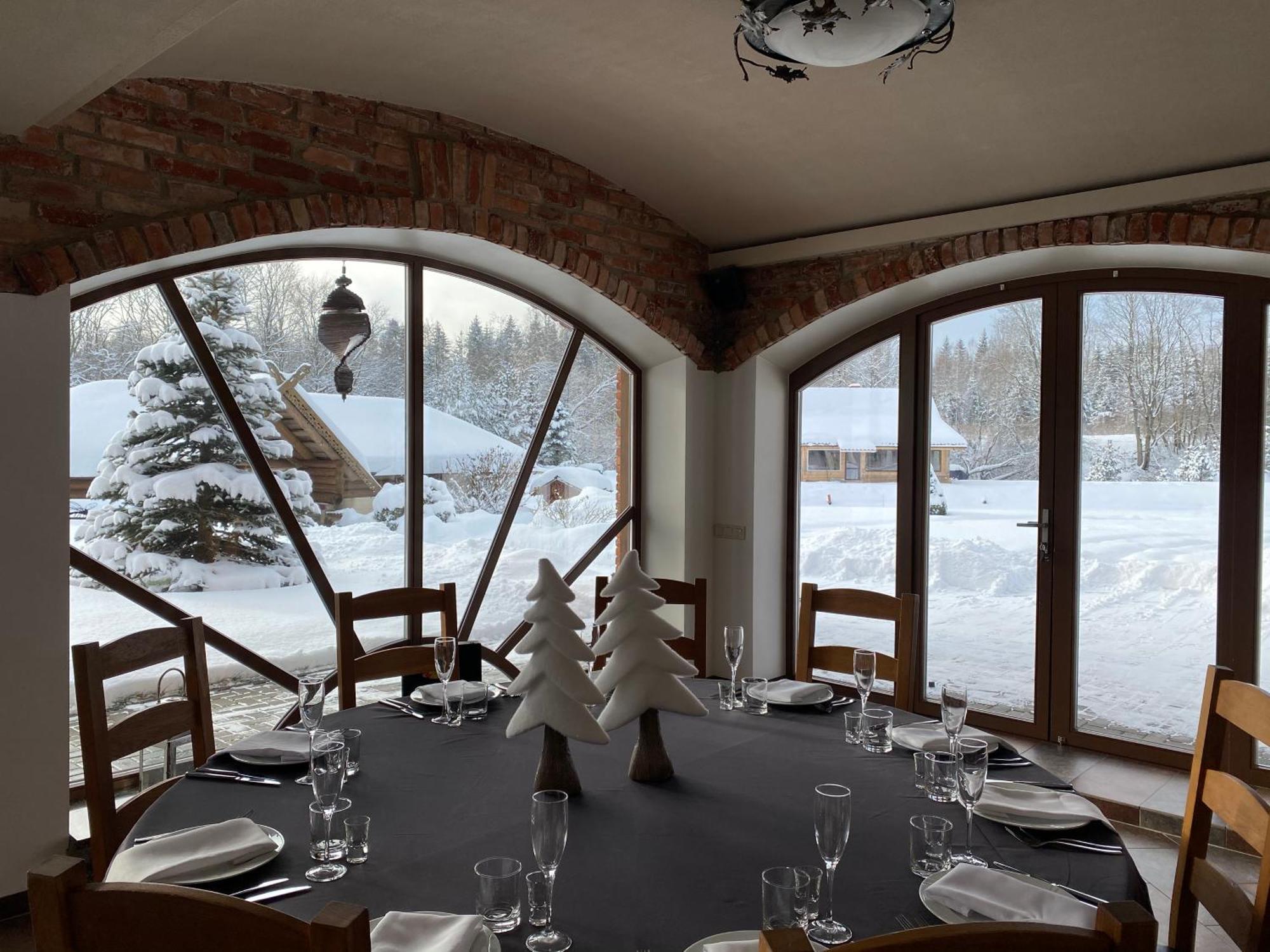 Jurvinge Hotel Zadvainai Exterior photo